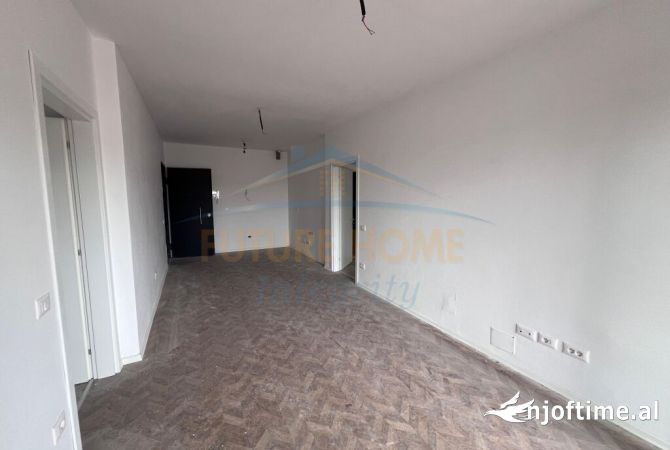 Ambient biznesi me qera 3+1 ne Tirane - 1,300 Euro