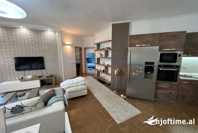 Shtepi me qera 2+1 ne Tirane - 650 Euro