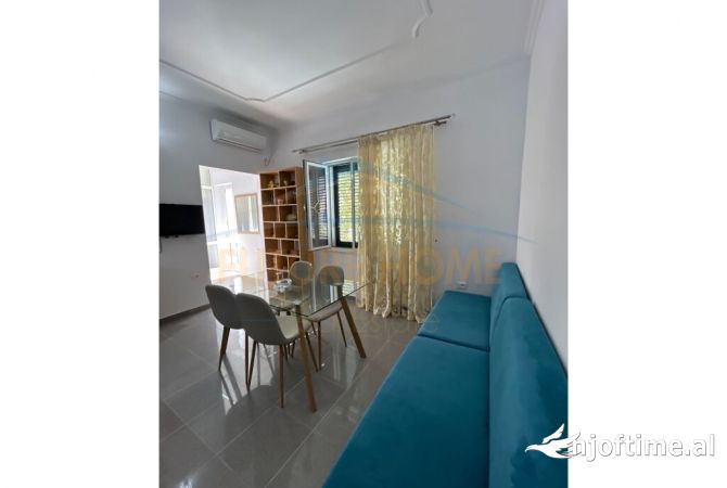 Shtepi me qera 2+1 ne Tirane - 400 Euro