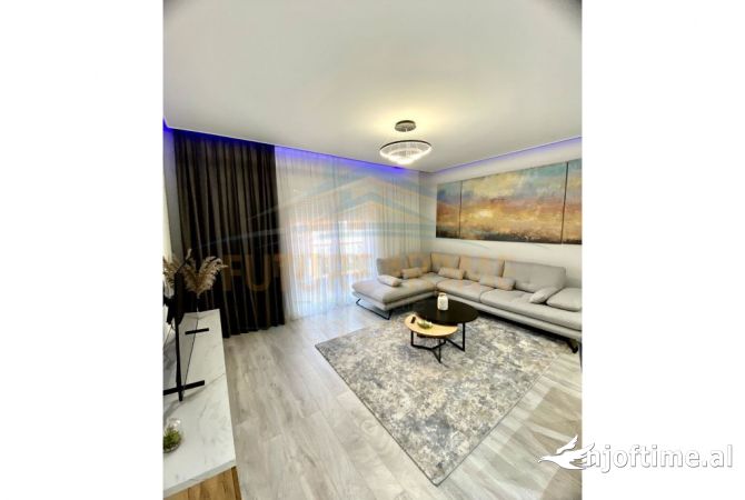 Shtepi me qera 2+1 ne Tirane - 800 Euro