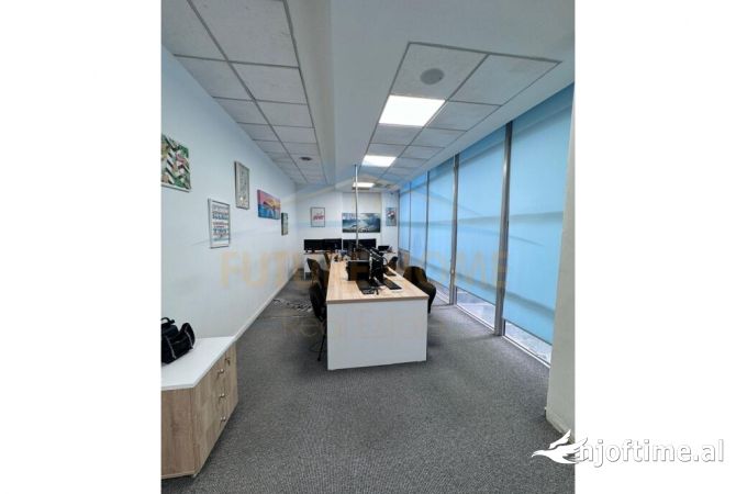 Ambient biznesi me qera 3+1 ne Tirane - 1,600 Euro