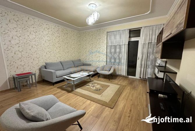 Shtepi me qera 2+1 ne Tirane - 800 Euro