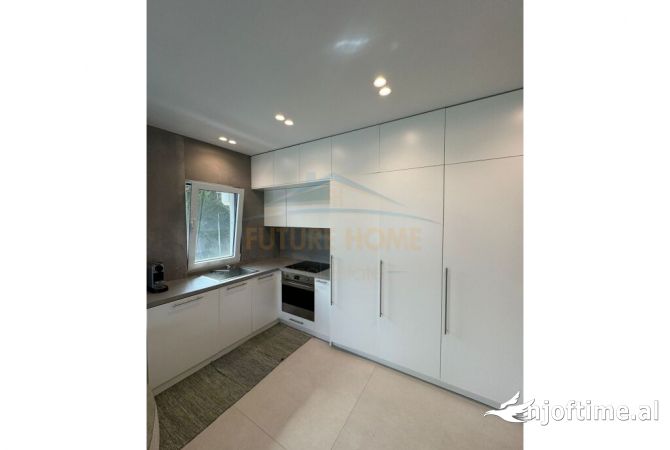 Shtepi ne shitje 2+1 ne Tirane - 270,000 Euro