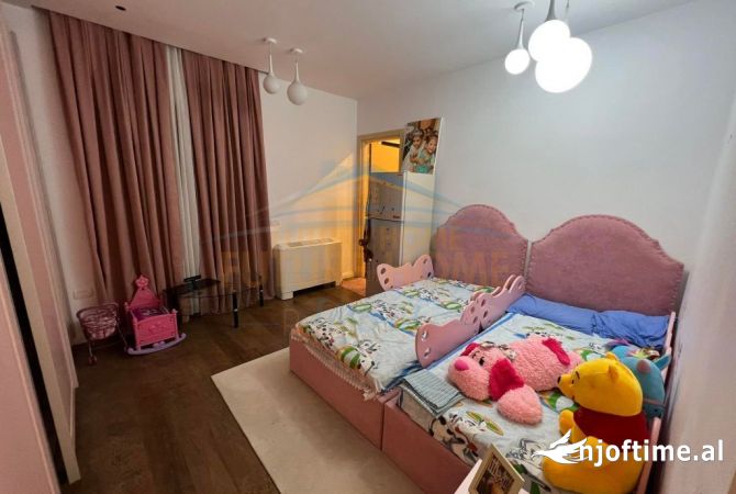 Shtepi me qera Apartament ne Tirane, 2+1, Mobilimi E mobiluar, Pagesa 800  Euro.