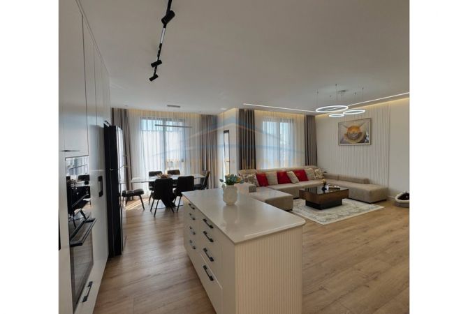 Shtepi ne shitje Apartament ne Tirane, 3+1, Mobilimi E mobiluar, Pagesa 312,000  Euro.