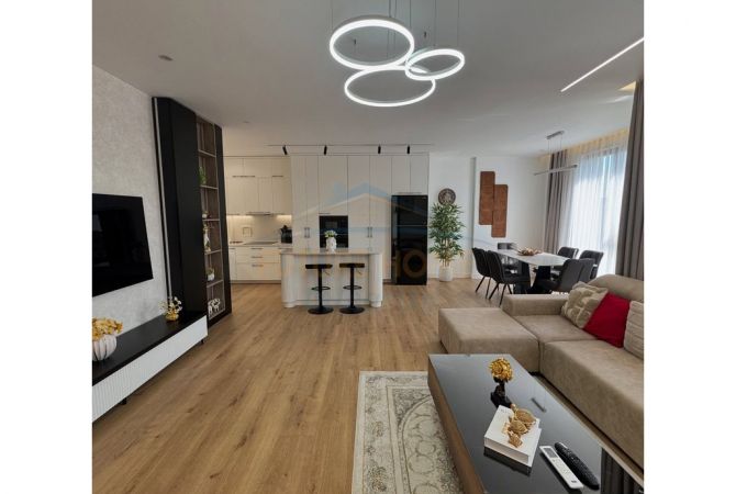 Shtepi ne shitje Apartament ne Tirane, 3+1, Mobilimi E mobiluar, Pagesa 312,000  Euro.