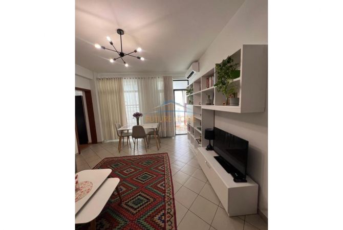 Shtepi me qera 2+1 ne Tirane - 600 Euro