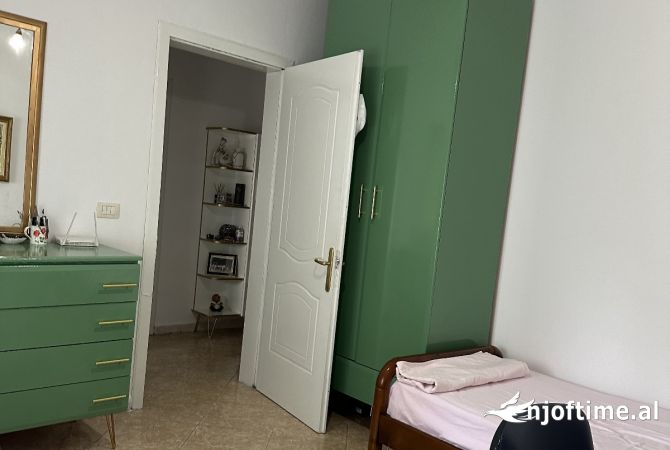 Shtepi me qera 2+1 ne Tirane - 650 Euro