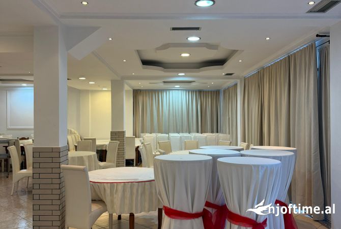 Ambient biznesi me qera 2+1 ne Tirane - 80,000 Leke