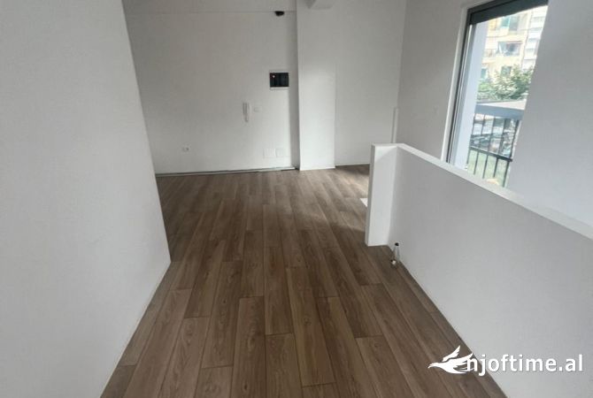 Ambient biznesi me qera 3+1 ne Tirane - 2,500 Euro