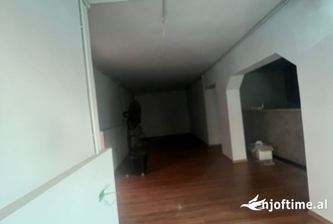 Ambient biznesi me qera 1+1 ne Tirane - 1,000 Euro