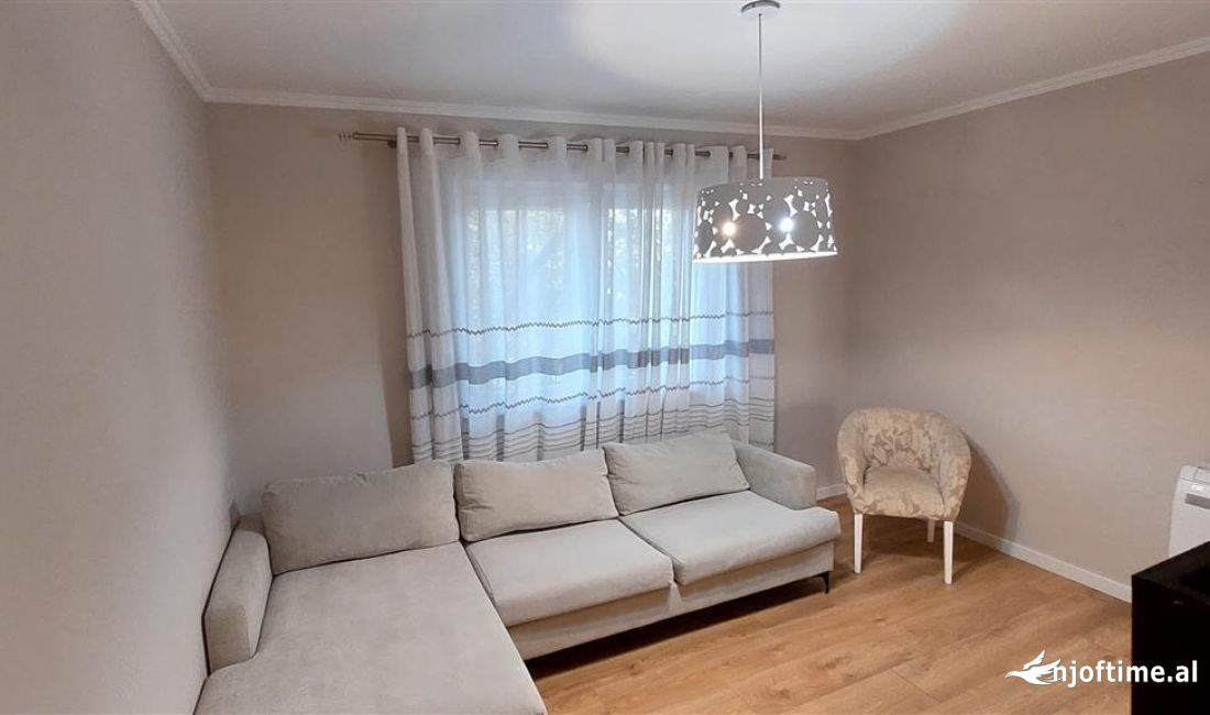 Shtepi me qera Apartament ne Tirane, 2+1, Mobilimi E mobiluar, Pagesa 600  Euro.