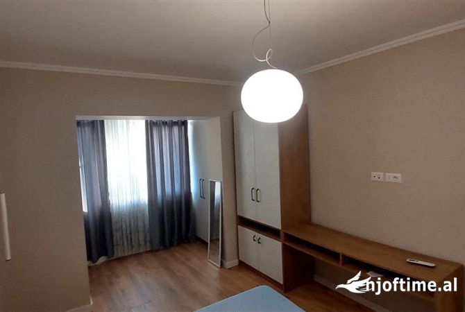 Shtepi me qera Apartament ne Tirane, 2+1, Mobilimi E mobiluar, Pagesa 600  Euro.
