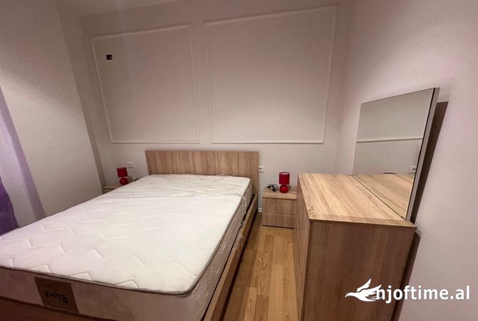 Shtepi me qera Apartament ne Tirane, 1+1, Mobilimi E mobiluar, Pagesa 500  Euro.