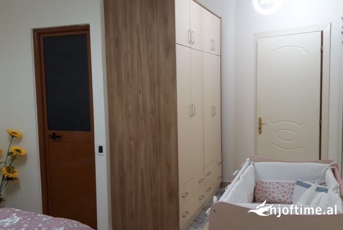 Shtepi me qera 2+1 ne Tirane - 80,000 Leke