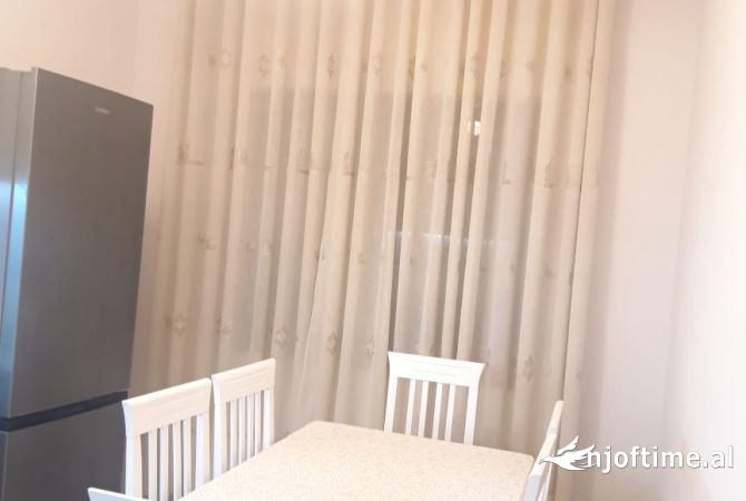 Shtepi me qera 2+1 ne Tirane - 80,000 Leke