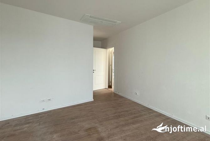 Ambient biznesi me qera 3+1 ne Tirane - 2,500 Euro