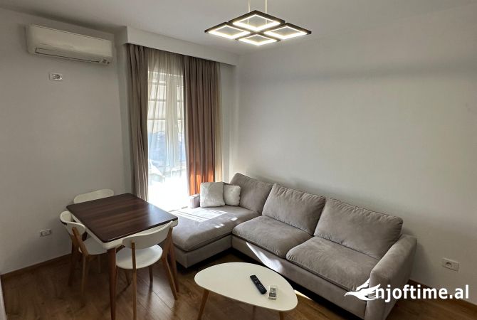 Shtepi ne shitje Apartament ne Tirane, 1+1, Mobilimi E mobiluar, Pagesa 115,000  Euro.