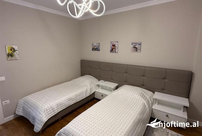 Shtepi me qera 2+1 ne Tirane - 1,200 Euro