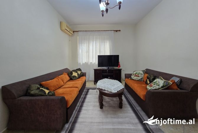 Shtepi me qera Apartament ne Tirane, 2+1, Mobilimi E mobiluar, Pagesa 550  Euro.