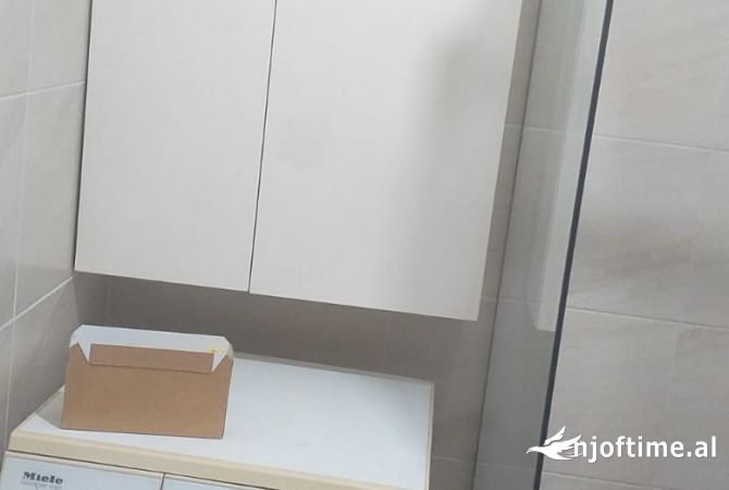 Shtepi me qera Apartament ne Tirane, 1+1, Mobilimi E mobiluar, Pagesa 400  Euro.