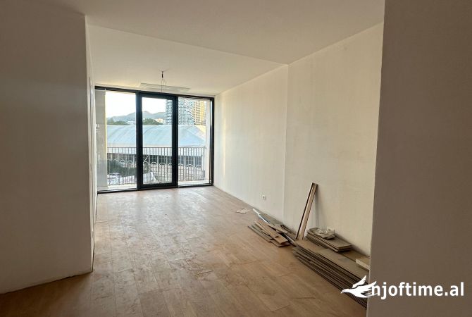 Ambient biznesi me qera 3+1 ne Tirane - 750 Euro