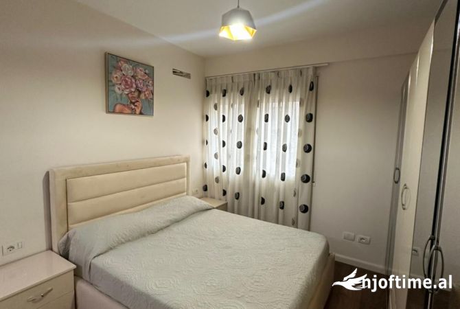 Shtepi me qera Apartament ne Tirane, 1+1, Mobilimi E mobiluar, Pagesa 650  Euro.