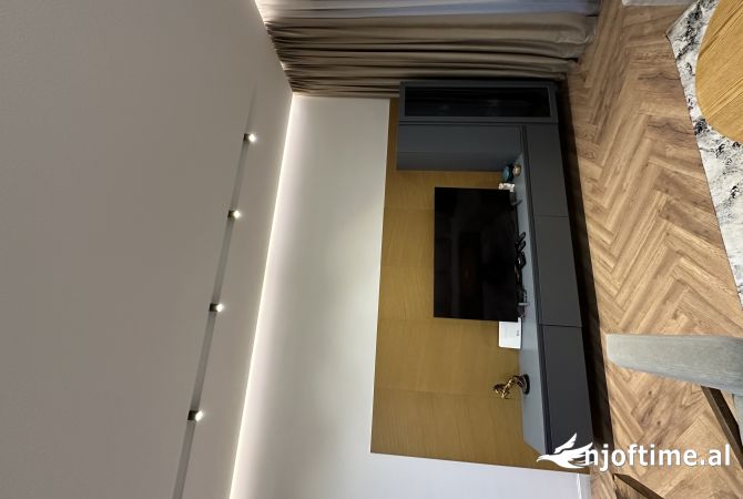 Shtepi me qera 2+1 ne Tirane - 1,200 Euro