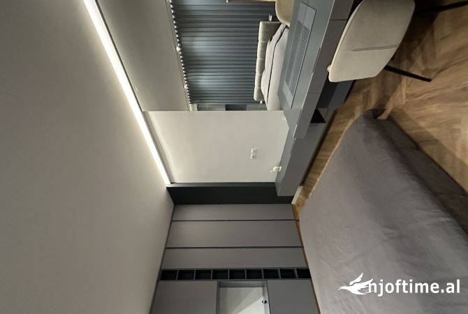 Shtepi me qera Apartament ne Tirane, 2+1, Mobilimi E mobiluar, Pagesa 1,200  Euro.