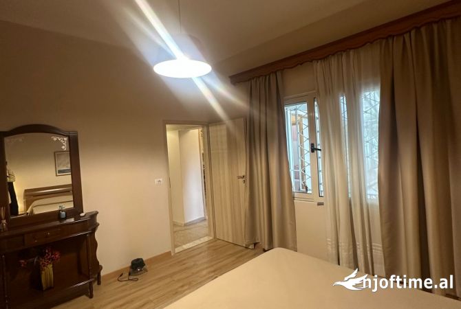 Shtepi me qera 2+1 ne Tirane - 600 Euro