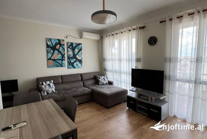 Shtepi ne shitje Apartament ne Tirane, 1+1, Mobilimi E mobiluar, Pagesa 155,000  Euro.
