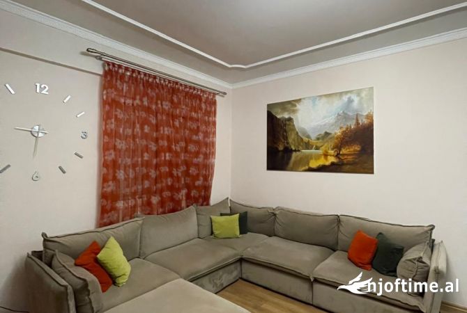 Shtepi me qera Apartament ne Tirane, 2+1, Mobilimi Bosh, pa mobiluar, Pagesa 750  Euro.