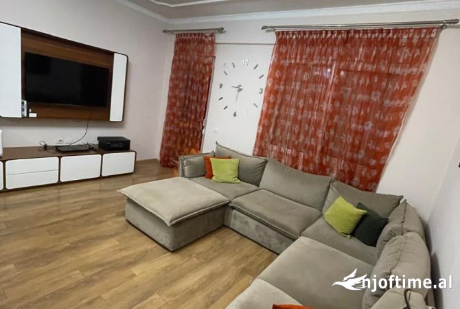 Shtepi me qera Apartament ne Tirane, 2+1, Mobilimi Bosh, pa mobiluar, Pagesa 750  Euro.