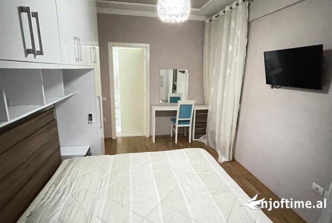 Shtepi me qera 2+1 ne Tirane - 750 Euro