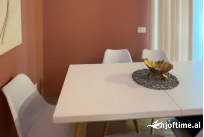 Shtepi me qera 2+1 ne Tirane - 800 Euro