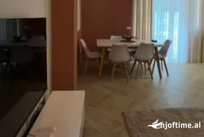 Shtepi me qera 2+1 ne Tirane - 800 Euro