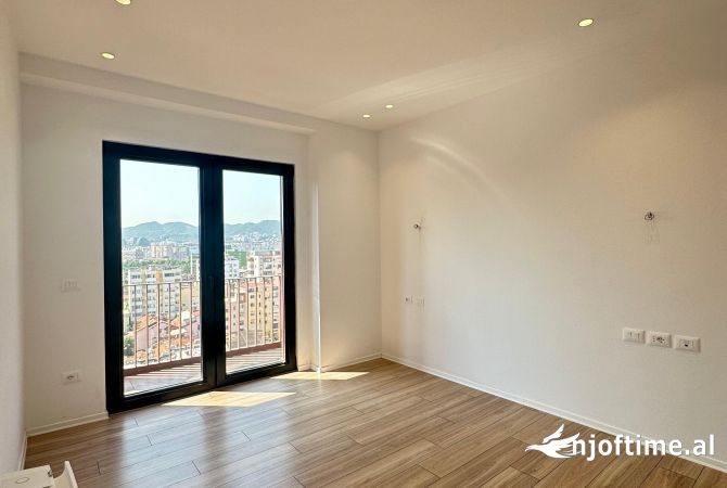 Ambient biznesi me qera 3+1 ne Tirane - 1,600 Euro