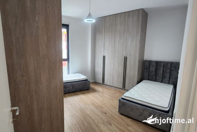 Shtepi me qera Apartament ne Tirane, 2+1, Mobilimi E mobiluar, Pagesa 900  Euro.