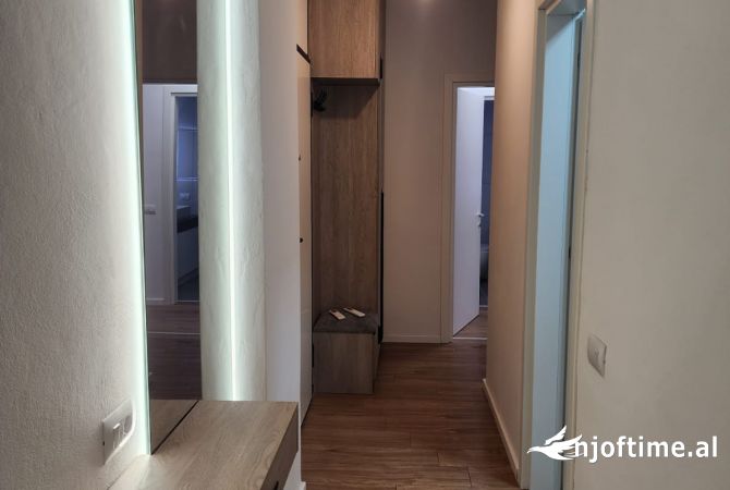 Shtepi me qera Apartament ne Tirane, 2+1, Mobilimi E mobiluar, Pagesa 900  Euro.