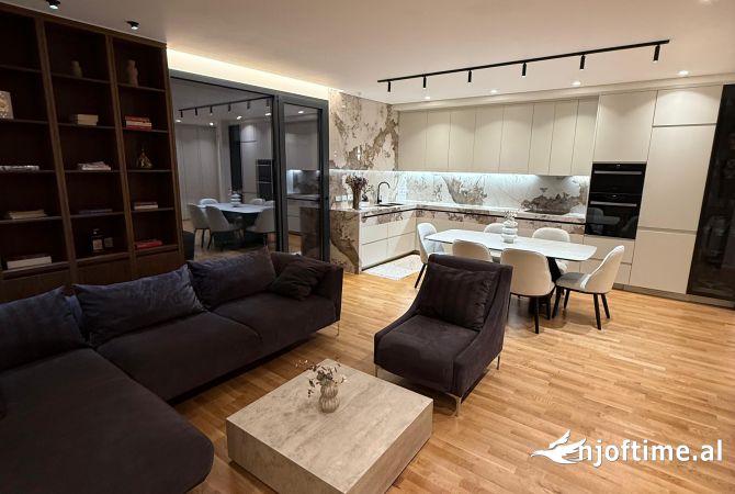 Shtepi me qera Apartament ne Tirane, 3+1, Mobilimi E mobiluar, Pagesa 2,000  Euro.