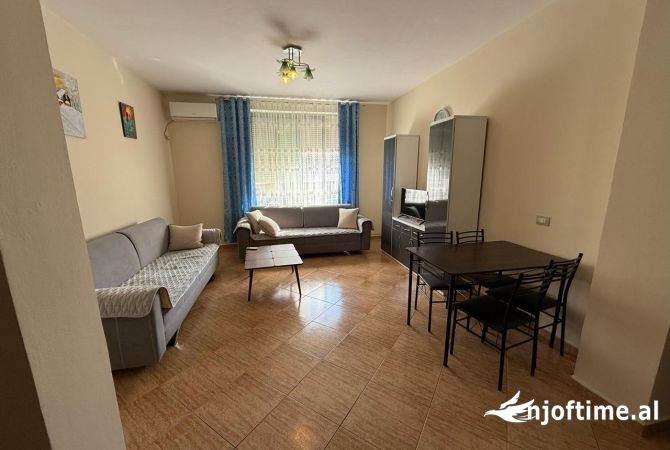 Shtepi me qera Apartament ne Tirane, 2+1, Mobilimi E mobiluar, Pagesa 650  Euro.