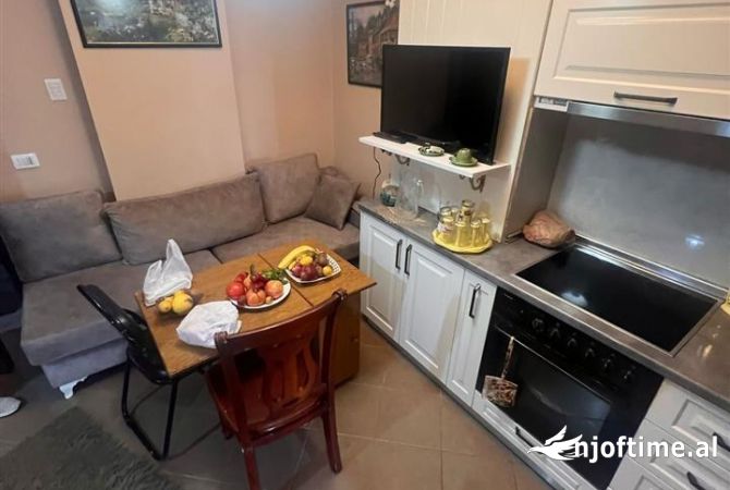 Shtepi me qera Apartament ne Tirane, 1+1, Mobilimi E mobiluar, Pagesa 400  Euro.