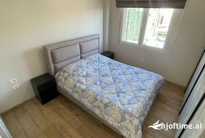 Shtepi me qera Apartament ne Tirane, 2+1, Mobilimi Pjeserisht e mobiluar, Pagesa 1,200  Euro.