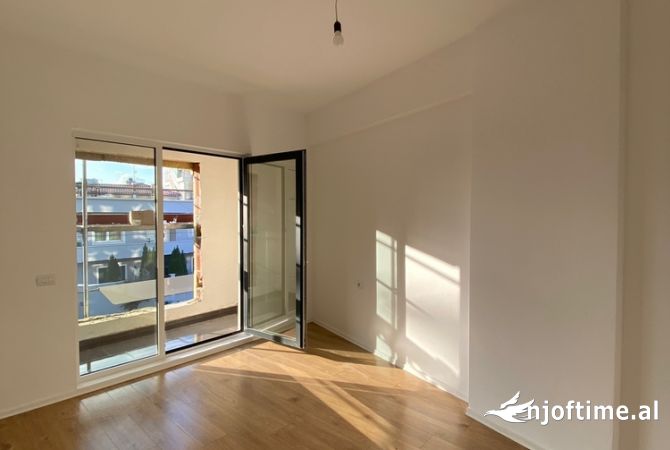 Shtepi me qera Apartament ne Tirane, 2+1, Mobilimi Bosh, pa mobiluar, Pagesa 70,000  Leke.