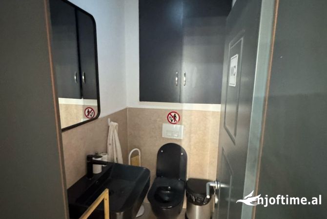 Ambient biznesi me qera 3+1 ne Tirane - 1,315 Euro