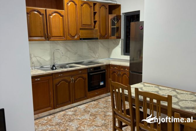 Shtepi me qera 2+1 ne Tirane - 50,000 Leke