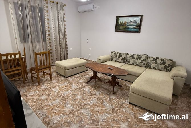 Shtepi me qera Apartament ne Tirane, 2+1, Mobilimi E mobiluar, Pagesa 50,000  Leke.
