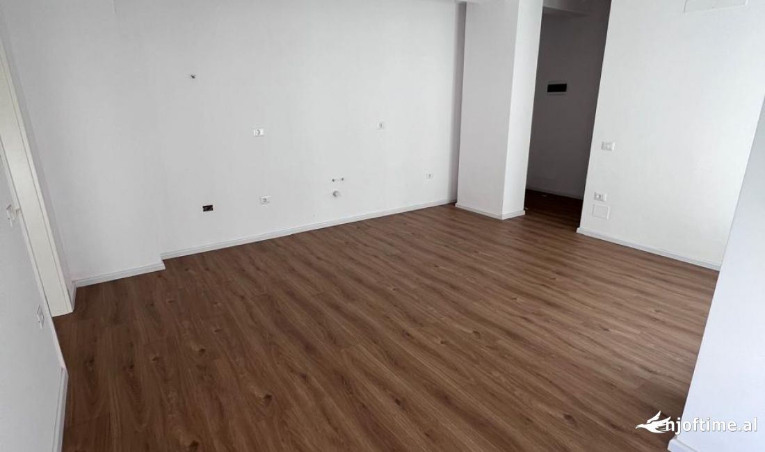Shtepi ne shitje Apartament ne Tirane, 1+1, Mobilimi Bosh, pa mobiluar, Pagesa 103,040  Euro.