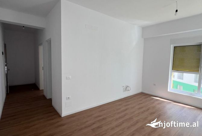 Shtepi ne shitje Apartament ne Tirane, 1+1, Mobilimi Bosh, pa mobiluar, Pagesa 103,040  Euro.