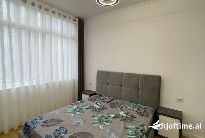 Shtepi ne shitje Apartament ne Tirane, 2+1, Mobilimi E mobiluar, Pagesa 150,000  Euro.